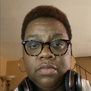 Meet your Posher, Jenelle